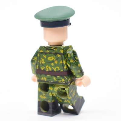 BR002 Пограничник в камуфляже березка, в фуражке. Совместим с лего.
