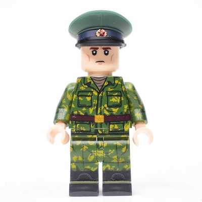 BR002 Пограничник в камуфляже березка, в фуражке. Совместим с лего.
