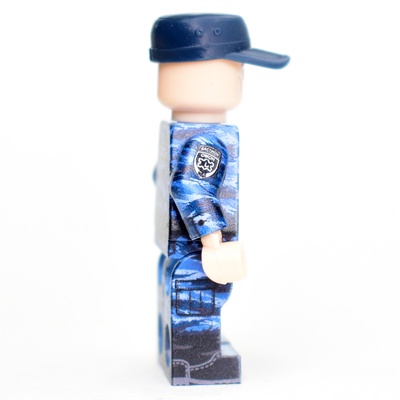 RB001 Боец ОМОН в камуфляже синий камыш. Минифигурка, совместимая с лего.