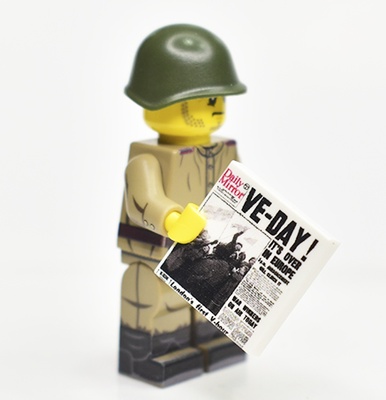 Tile 2 x 2 с изображением газеты Daily Mirror "VE-Day"