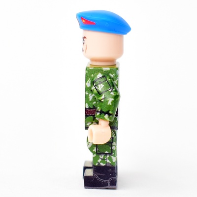 BR004 Офицер ВДВ в маскхалате КЛМК березка разделенка в берете. Совместим с лего.