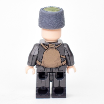 CW003 Ветеран в шинели и папахе на период гражданской войны в России. Совместим с лего.