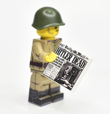Tile 2 x 2 с изображением газеты Daily Mail от 2 мая 1945 Hitler Dead