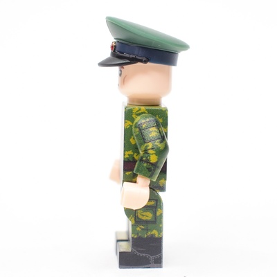 BR002 Пограничник в камуфляже березка, в фуражке. Совместим с лего.