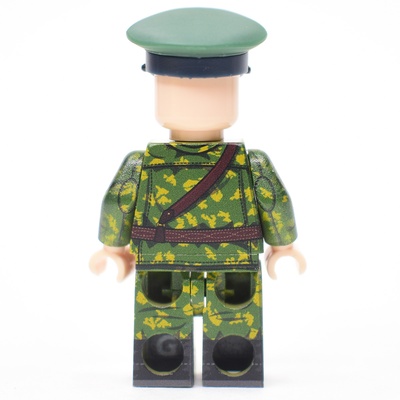 BR001 Пограничник в камуфляже березка с кобурой, в фуражке. Совместим с лего.