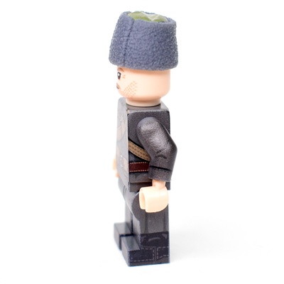 CW003 Ветеран в шинели и папахе на период гражданской войны в России. Совместим с лего.