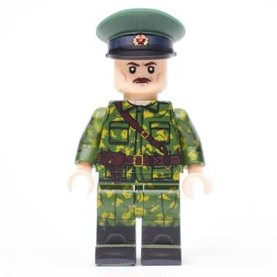 BR001 Пограничник в камуфляже березка с кобурой, в фуражке. Совместим с лего.