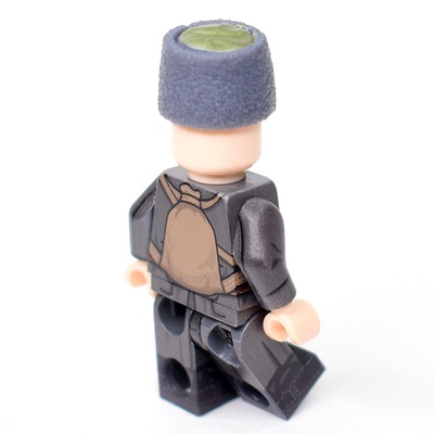CW003 Ветеран в шинели и папахе на период гражданской войны в России. Совместим с лего.